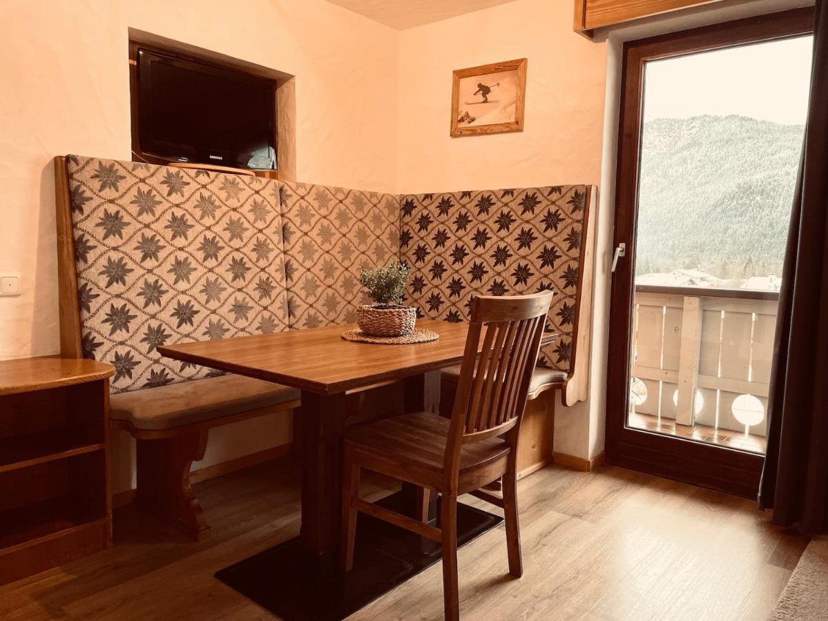 Pension Kreuzeck - Dein Gluecksplatz Am Lech Weissenbach am Lech Buitenkant foto